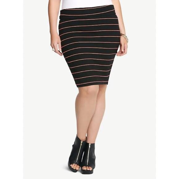 Torrid Black & White Striped Foldover Mini Pencil Skirt Women's 1X - Picture 1 of 5